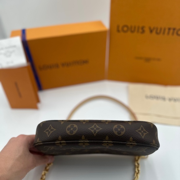 Louis Vuitton Pochette Accessories Monogram - Picture 3 of 9